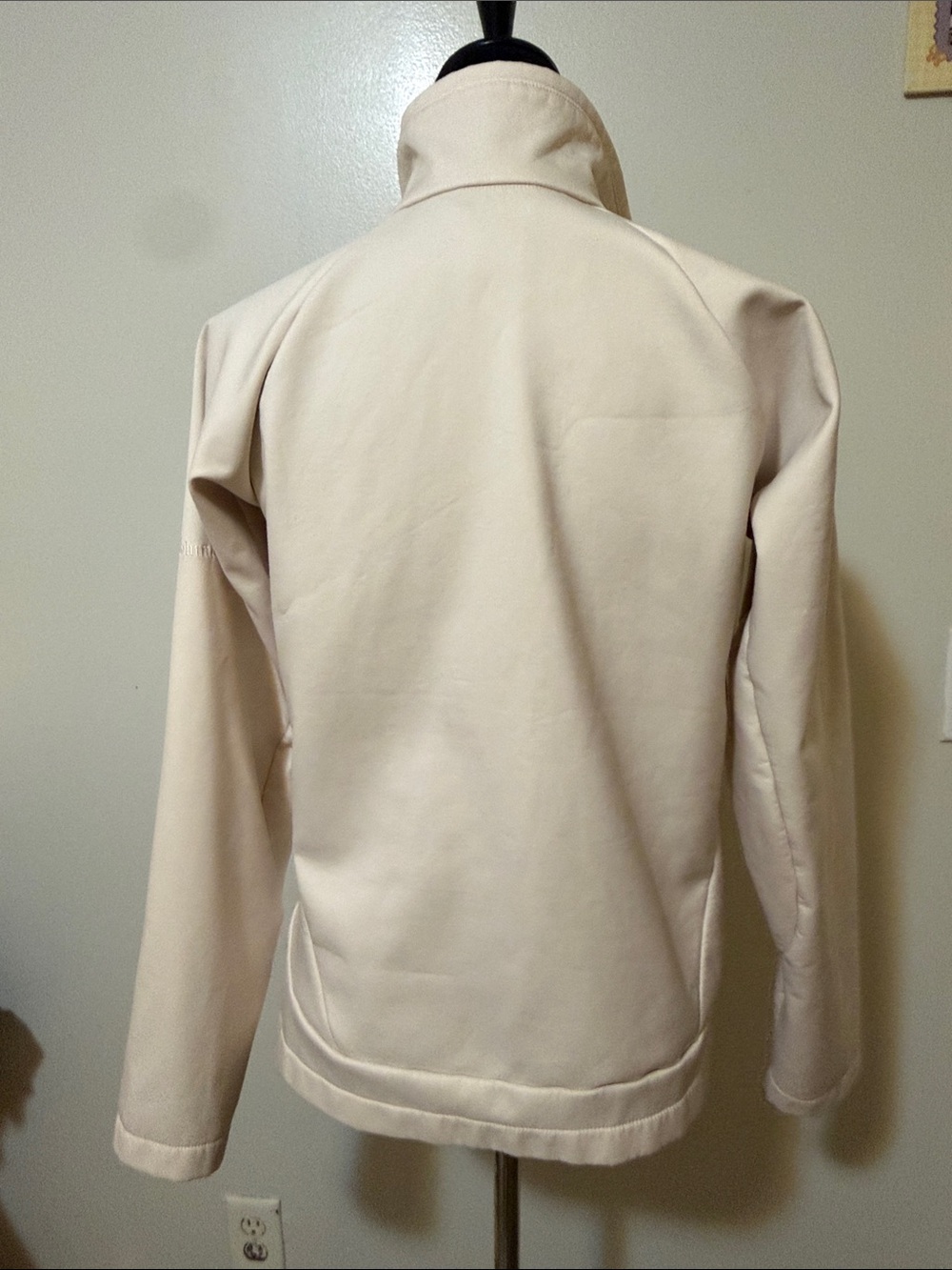 Columbia Cream Softshell Utility Jacket - Picture 2 of 3